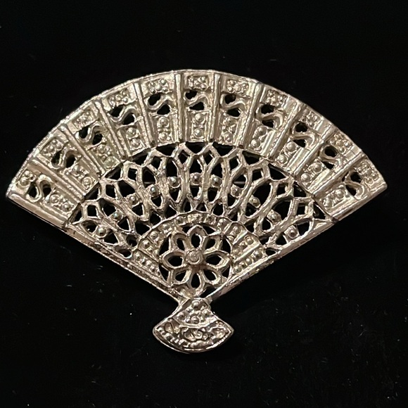 Silver Embedded Design Brooch - Picture 6 of 16